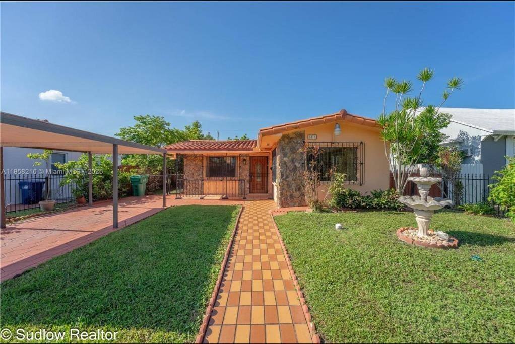 4230 SW 10th St, photo 2 of 8