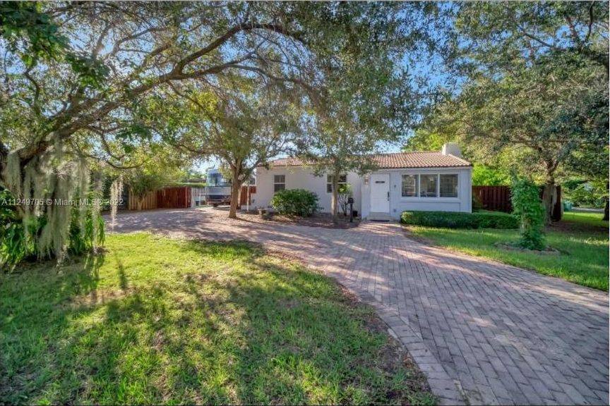 4290 SW 11th St, sold