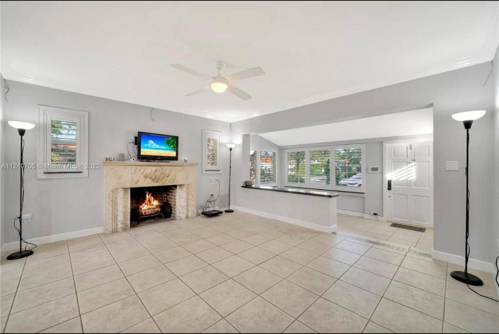 4290 SW 11th St, photo 8 of 8