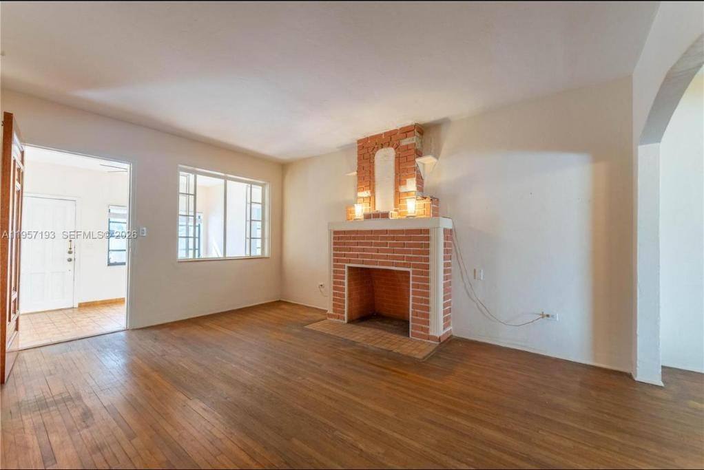 4381 SW 5th Ter, photo 6 of 8
