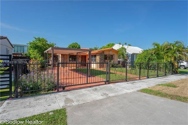 4230 SW 10th St, sold